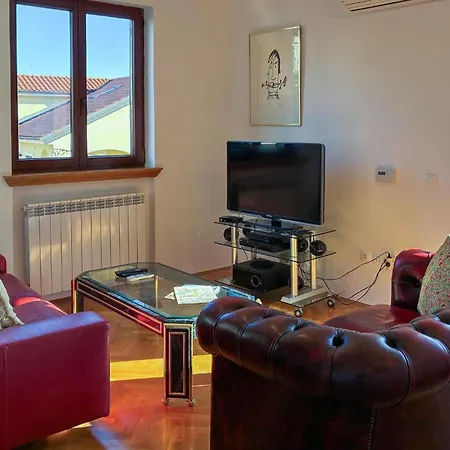 شقة Cozy In With House Sea View