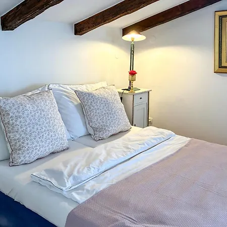 2 Bedroom Gorgeous In *