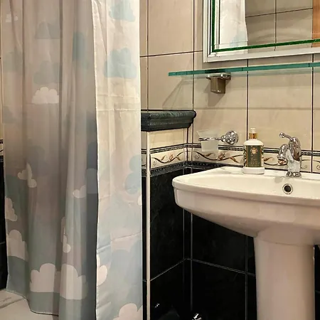 2 Bedroom Gorgeous In Апартаменты